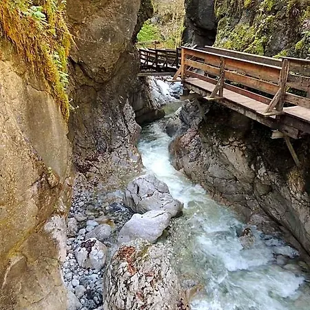 Han/Misafirhane Landgasthof Seisenbergklamm Weissbach bei Lofer