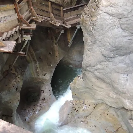 Landgasthof Seisenbergklamm Han/Misafirhane Weissbach bei Lofer